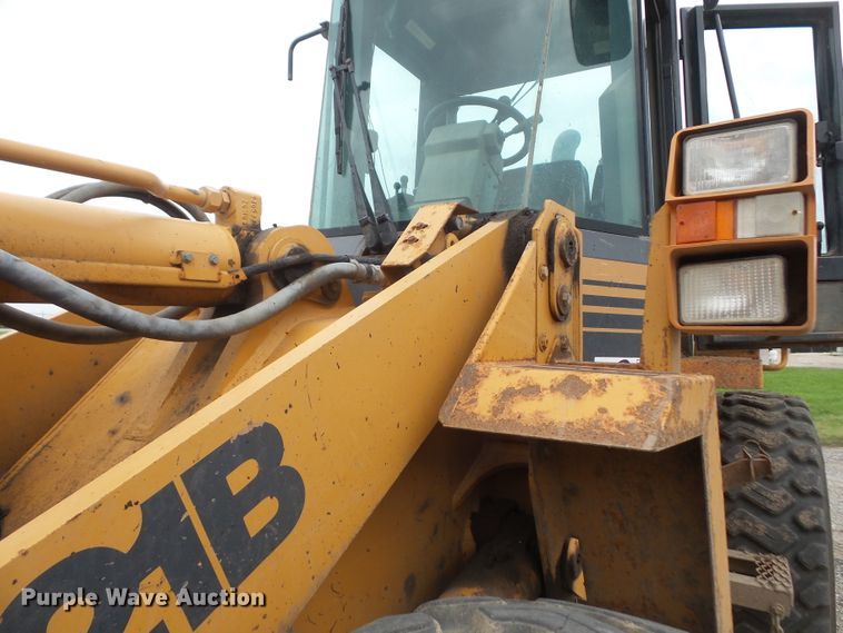 image for item DE2371 1997 Case 621B wheel loader