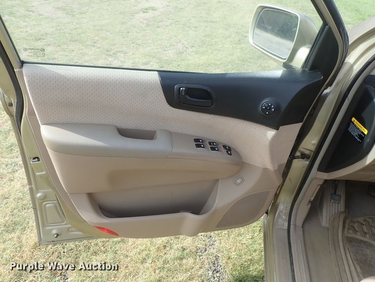 image for item DE5423 2007 Hyundai Entourage van