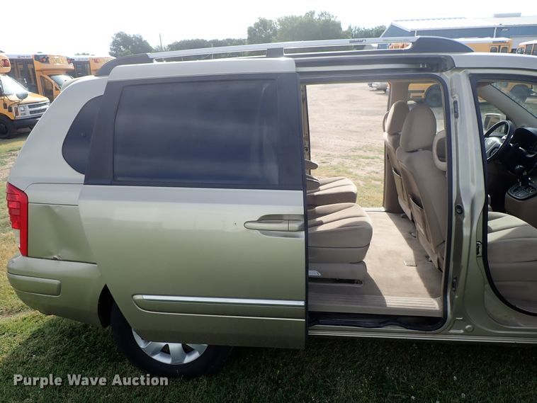 image for item DE5423 2007 Hyundai Entourage van