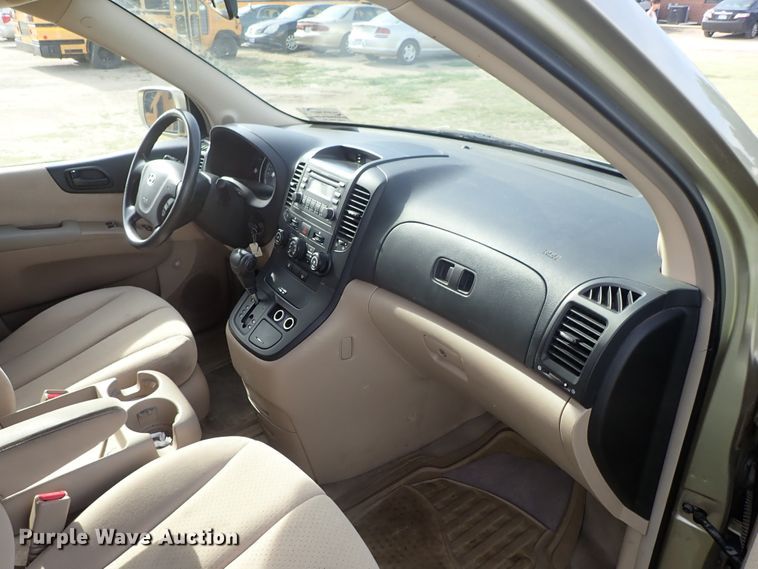 image for item DE5423 2007 Hyundai Entourage van