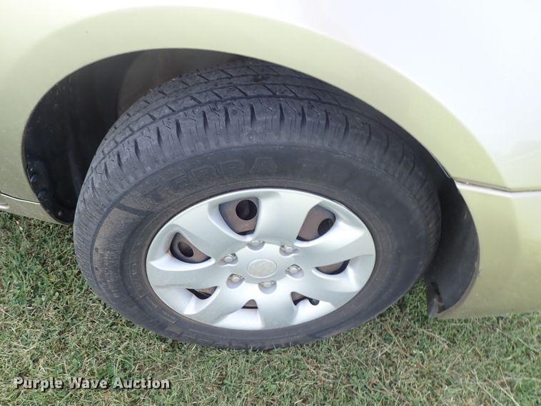 image for item DE5423 2007 Hyundai Entourage van