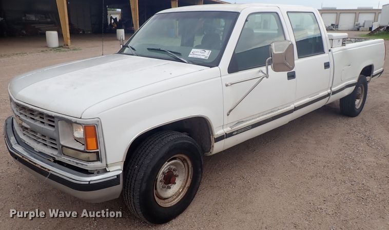 image for item DE5568 1998 Chevrolet C3500 Crew Cab pickup truck