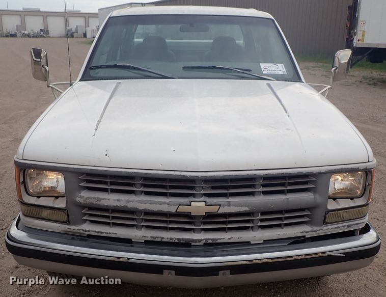 image for item DE5568 1998 Chevrolet C3500 Crew Cab pickup truck