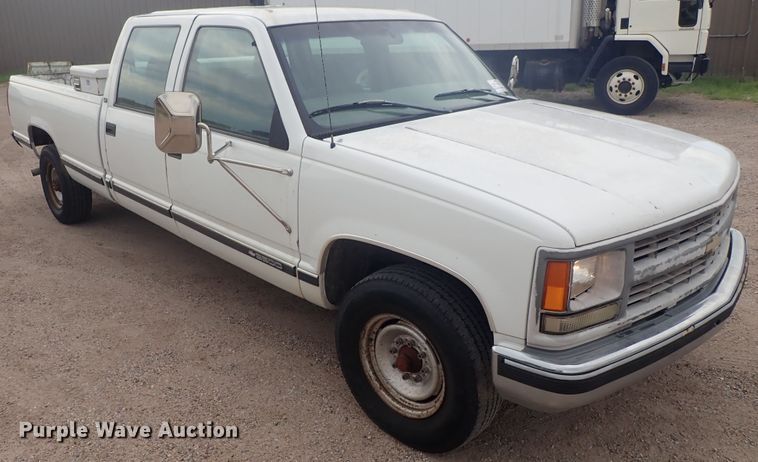 image for item DE5568 1998 Chevrolet C3500 Crew Cab pickup truck