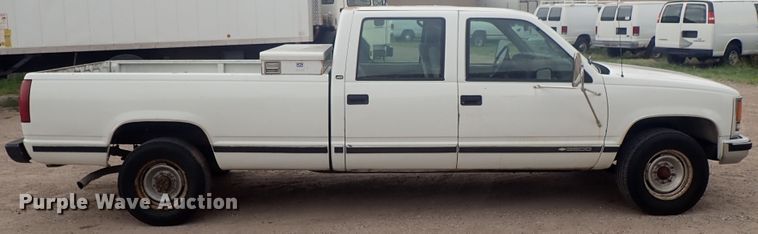 image for item DE5568 1998 Chevrolet C3500 Crew Cab pickup truck