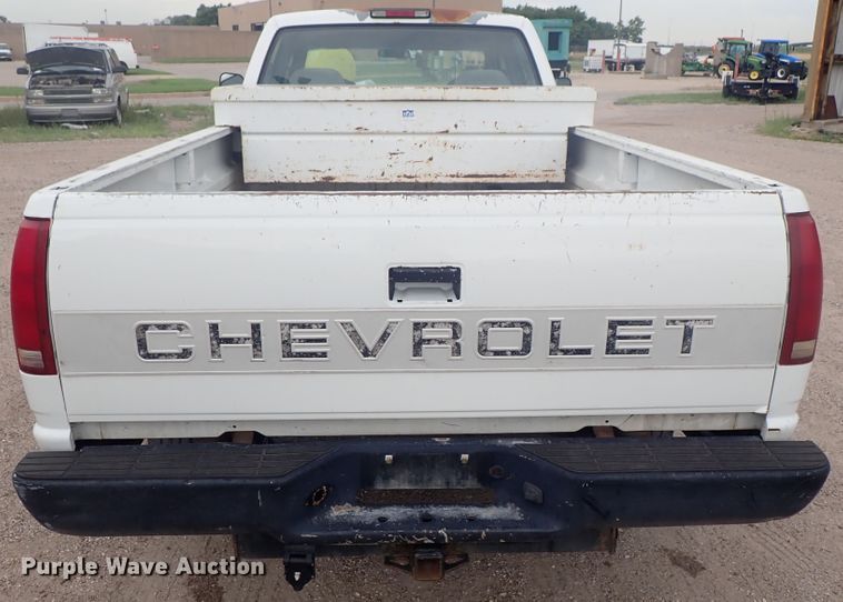image for item DE5568 1998 Chevrolet C3500 Crew Cab pickup truck