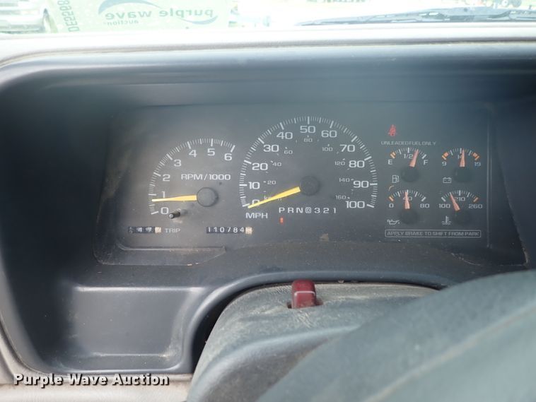 image for item DE5568 1998 Chevrolet C3500 Crew Cab pickup truck