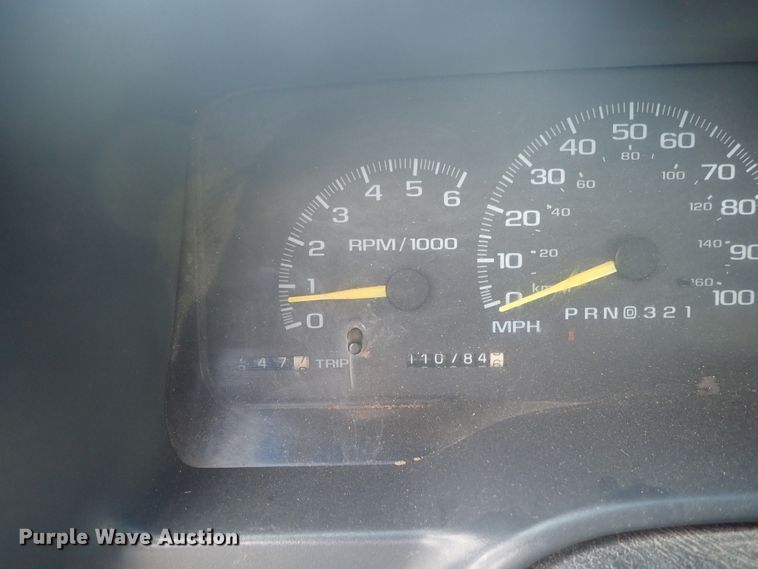 image for item DE5568 1998 Chevrolet C3500 Crew Cab pickup truck