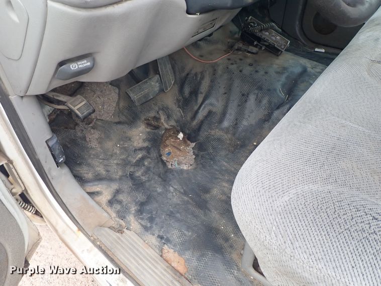 image for item DE5568 1998 Chevrolet C3500 Crew Cab pickup truck