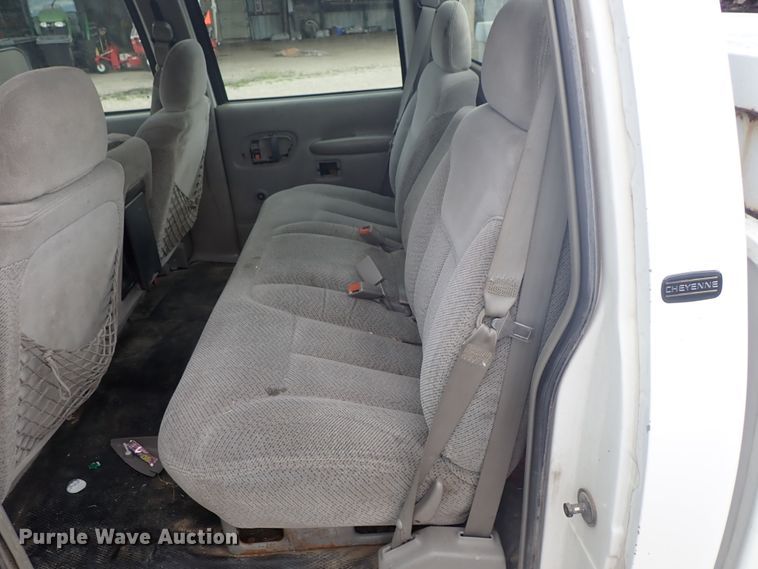 image for item DE5568 1998 Chevrolet C3500 Crew Cab pickup truck