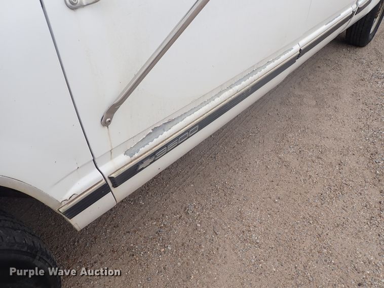 image for item DE5568 1998 Chevrolet C3500 Crew Cab pickup truck