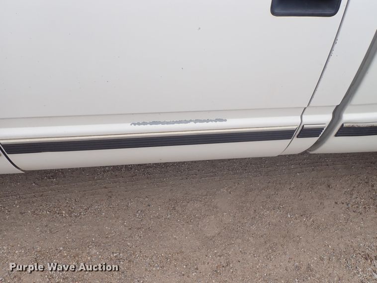 image for item DE5568 1998 Chevrolet C3500 Crew Cab pickup truck