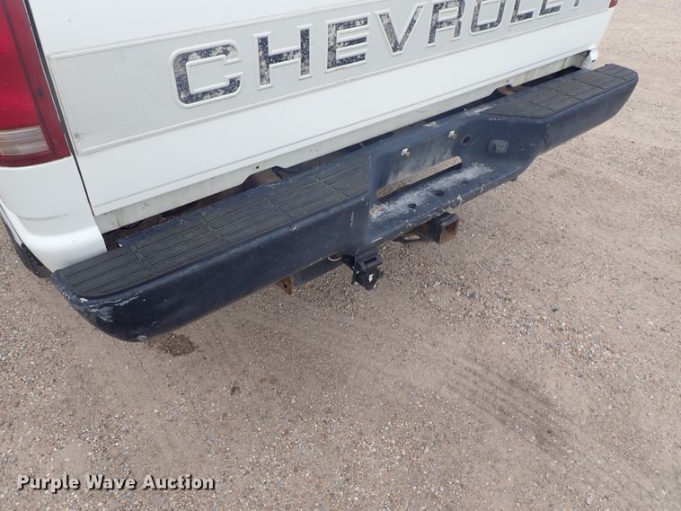 image for item DE5568 1998 Chevrolet C3500 Crew Cab pickup truck