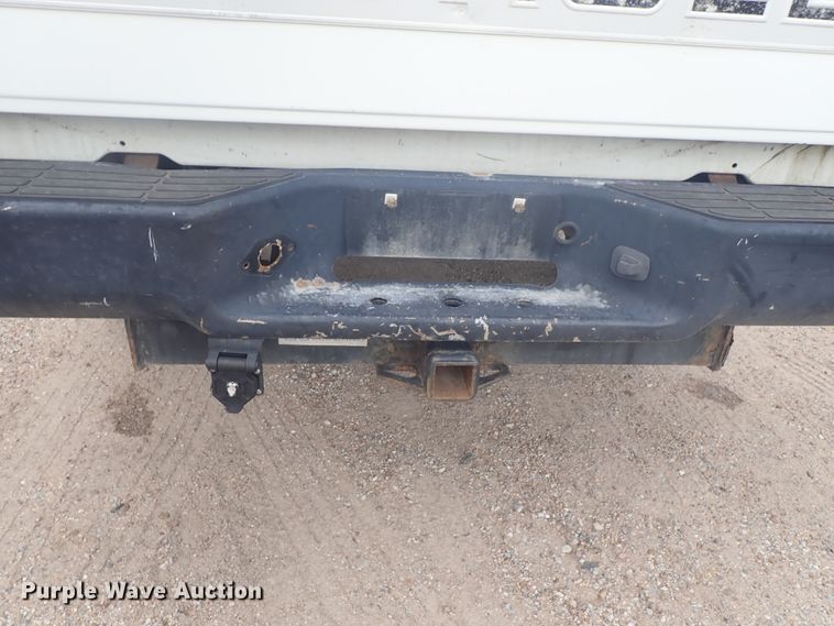 image for item DE5568 1998 Chevrolet C3500 Crew Cab pickup truck