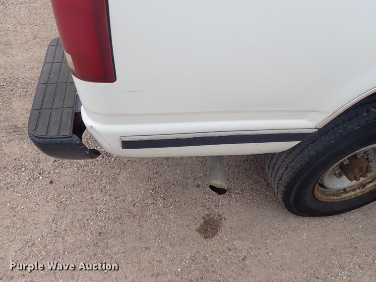 image for item DE5568 1998 Chevrolet C3500 Crew Cab pickup truck