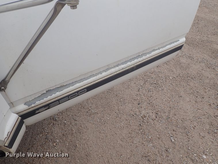 image for item DE5568 1998 Chevrolet C3500 Crew Cab pickup truck