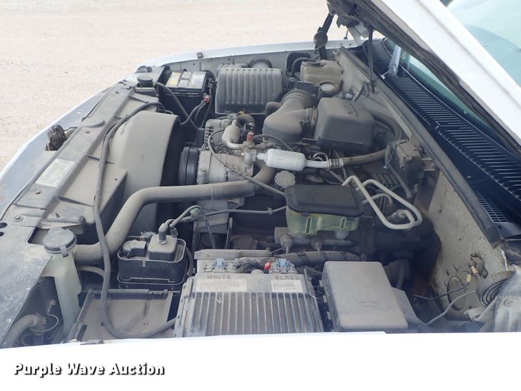 image for item DE5568 1998 Chevrolet C3500 Crew Cab pickup truck