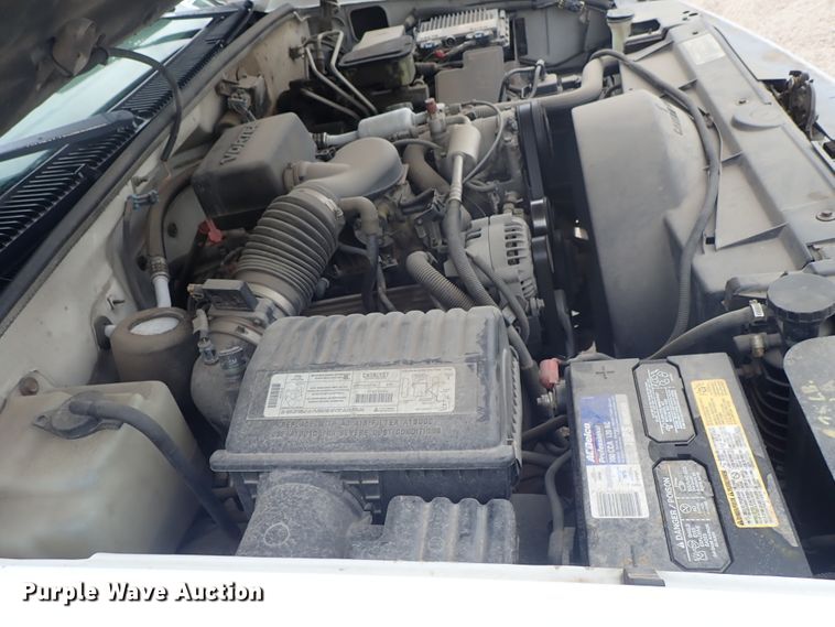 image for item DE5568 1998 Chevrolet C3500 Crew Cab pickup truck