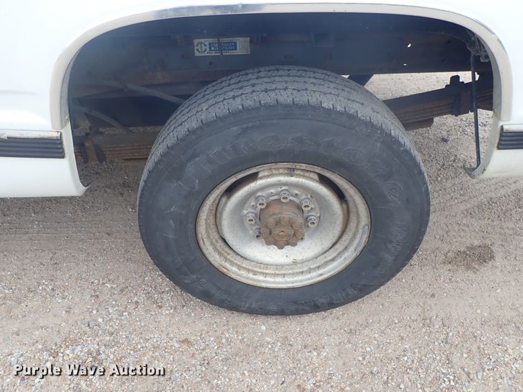 image for item DE5568 1998 Chevrolet C3500 Crew Cab pickup truck