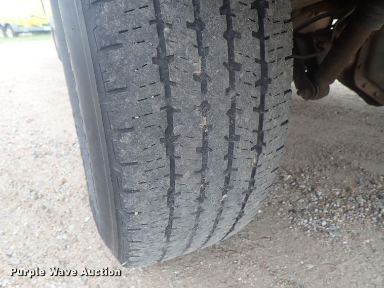 image for item DE5568 1998 Chevrolet C3500 Crew Cab pickup truck