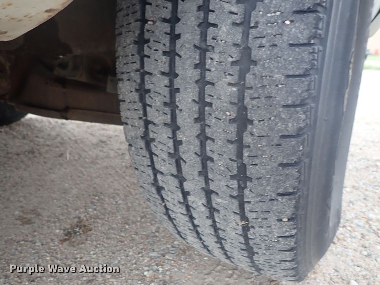 image for item DE5568 1998 Chevrolet C3500 Crew Cab pickup truck