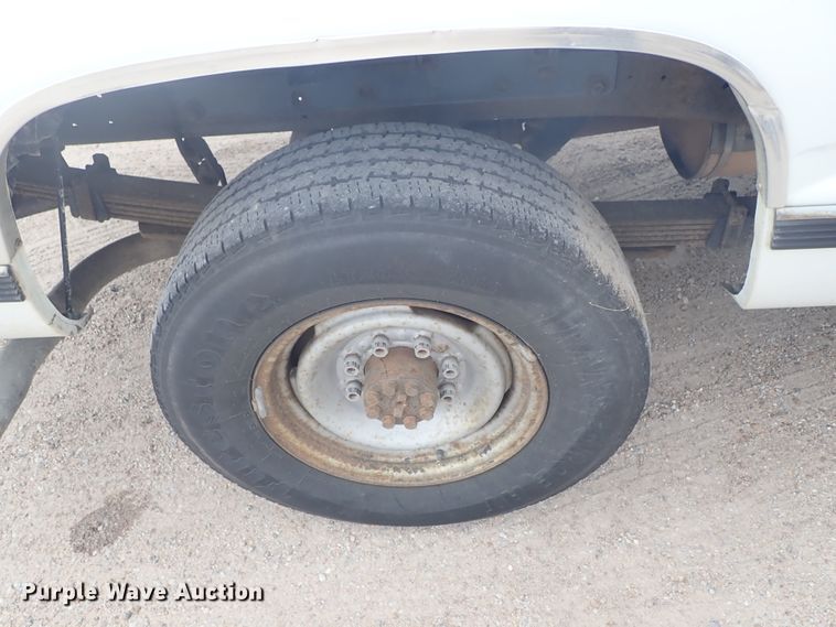 image for item DE5568 1998 Chevrolet C3500 Crew Cab pickup truck