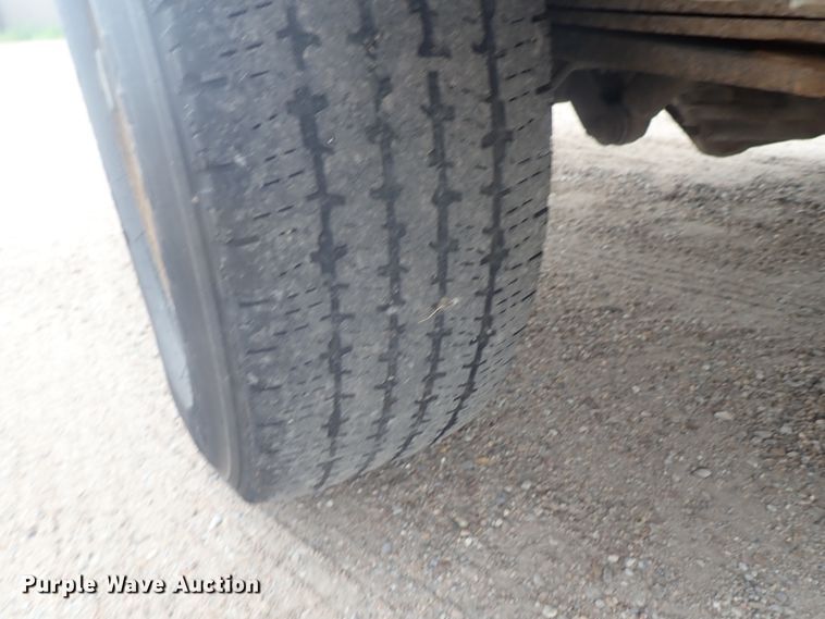 image for item DE5568 1998 Chevrolet C3500 Crew Cab pickup truck