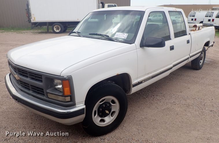 image for item DE5569 1996 Chevrolet C3500 Crew Cab pickup truck