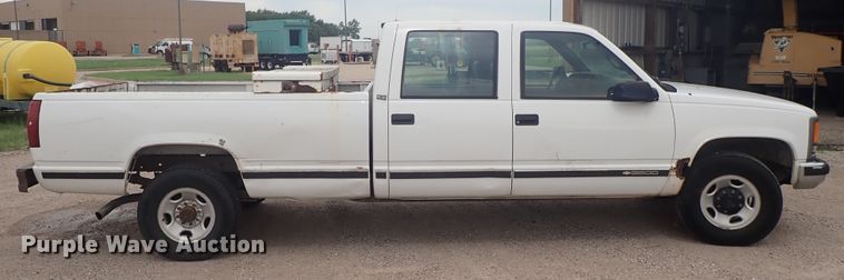 image for item DE5569 1996 Chevrolet C3500 Crew Cab pickup truck