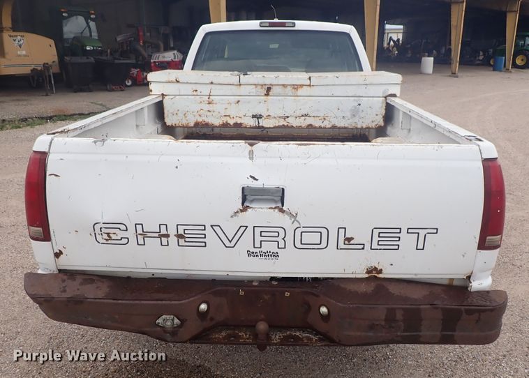 image for item DE5569 1996 Chevrolet C3500 Crew Cab pickup truck