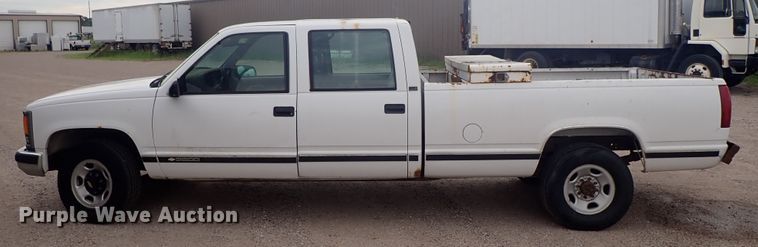 image for item DE5569 1996 Chevrolet C3500 Crew Cab pickup truck