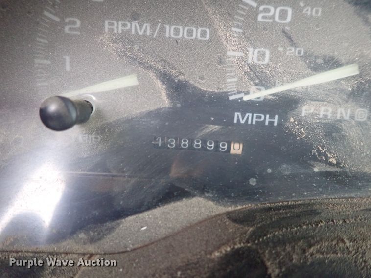 image for item DE5569 1996 Chevrolet C3500 Crew Cab pickup truck