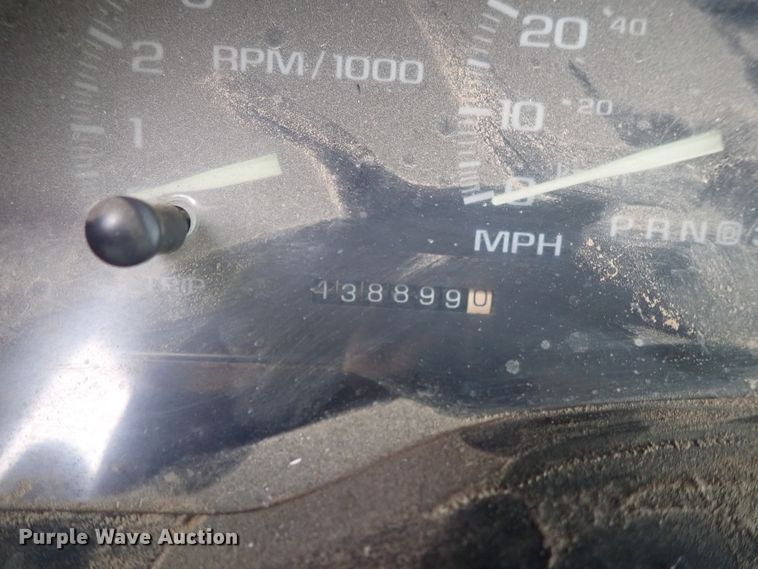 image for item DE5569 1996 Chevrolet C3500 Crew Cab pickup truck