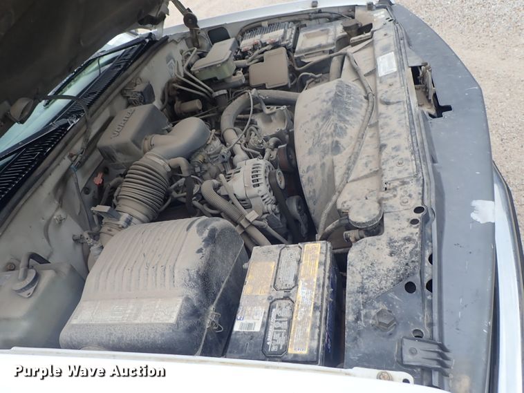 image for item DE5569 1996 Chevrolet C3500 Crew Cab pickup truck