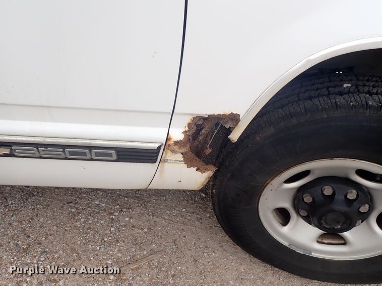 image for item DE5569 1996 Chevrolet C3500 Crew Cab pickup truck