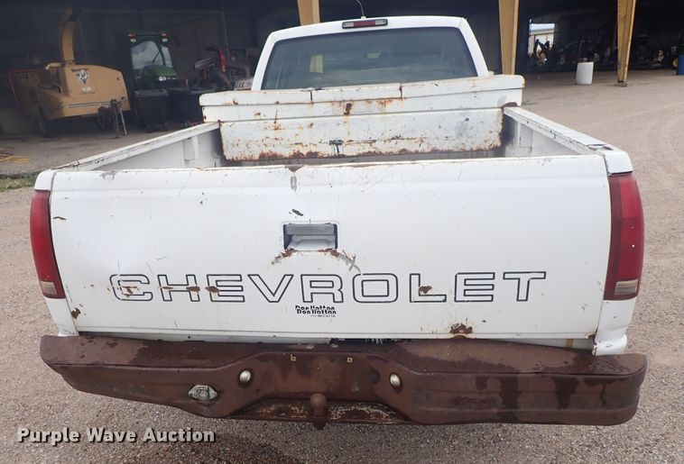 image for item DE5569 1996 Chevrolet C3500 Crew Cab pickup truck