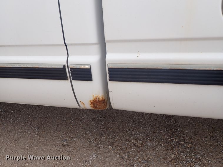 image for item DE5569 1996 Chevrolet C3500 Crew Cab pickup truck