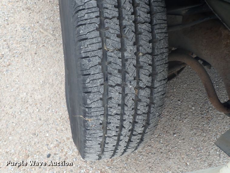 image for item DE5569 1996 Chevrolet C3500 Crew Cab pickup truck