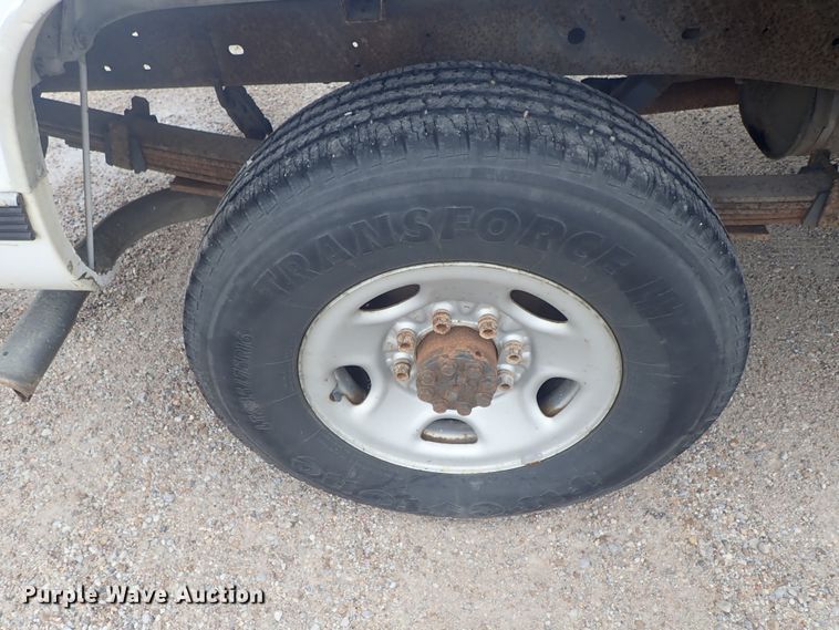 image for item DE5569 1996 Chevrolet C3500 Crew Cab pickup truck