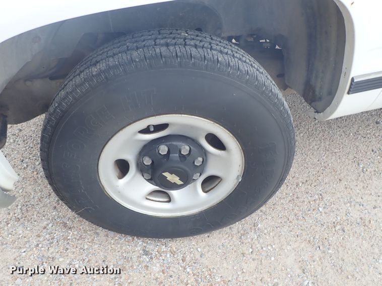 image for item DE5569 1996 Chevrolet C3500 Crew Cab pickup truck