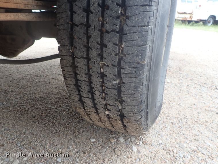 image for item DE5569 1996 Chevrolet C3500 Crew Cab pickup truck