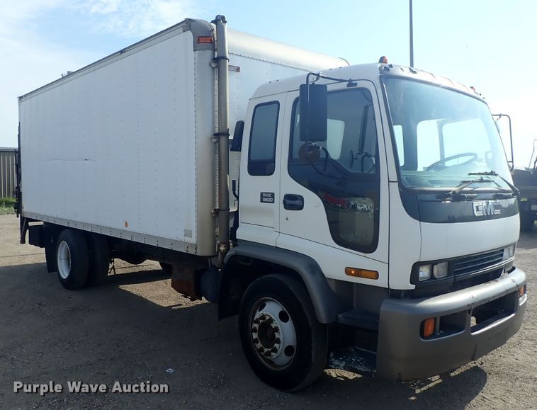 image for item DE5572 1999 GMC T6500 box truck