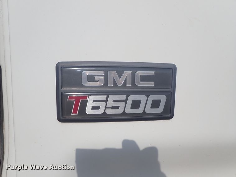 image for item DE5572 1999 GMC T6500 box truck
