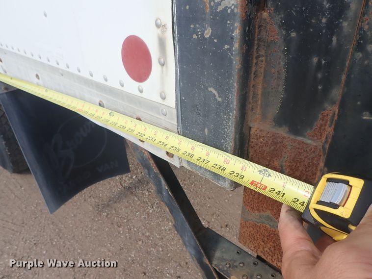 image for item DE5572 1999 GMC T6500 box truck