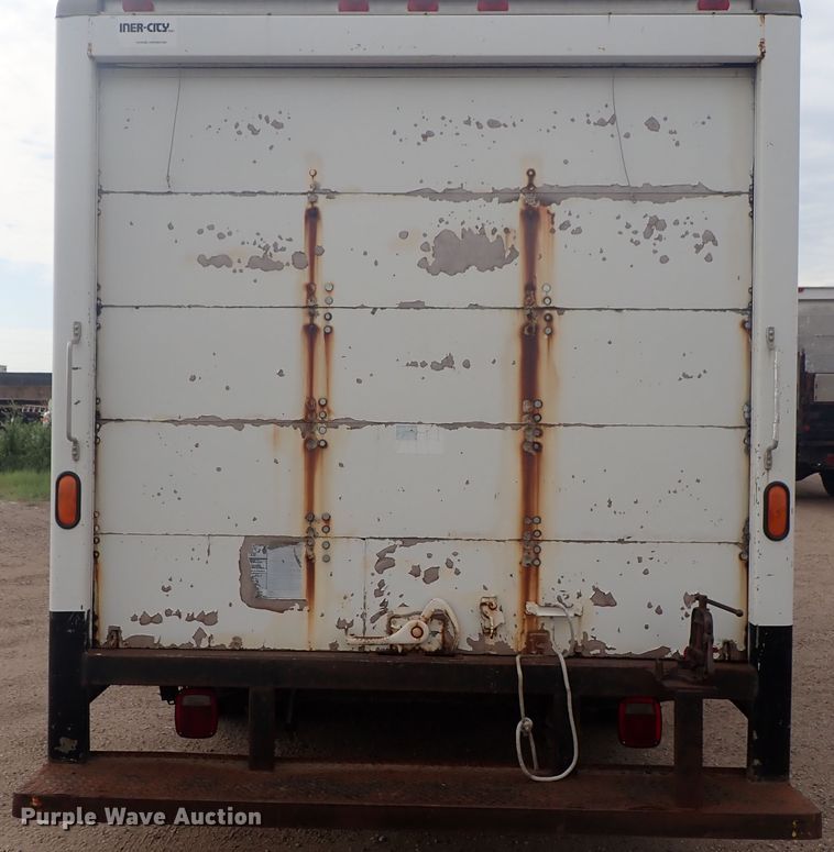 image for item DE5573 2001 Chevrolet Express 3500 box truck