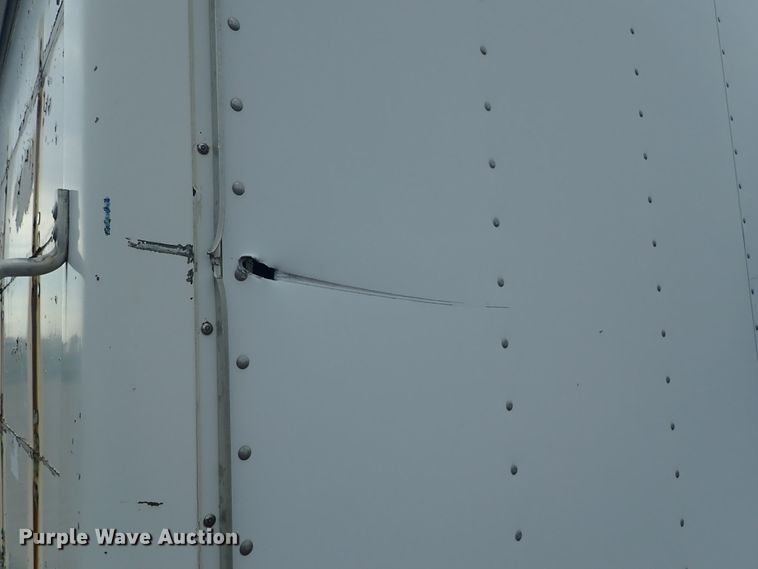 image for item DE5573 2001 Chevrolet Express 3500 box truck