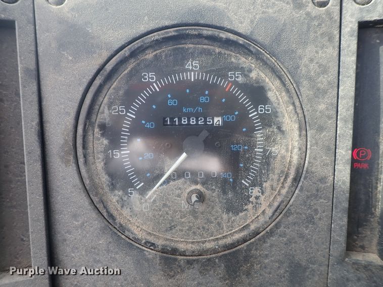 image for item DE5575 1994 Ford CF7000 box truck