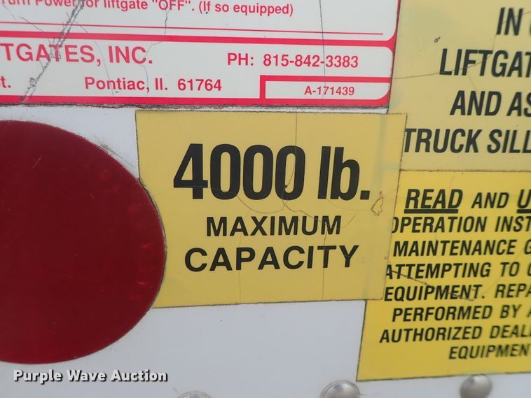 image for item DE5575 1994 Ford CF7000 box truck