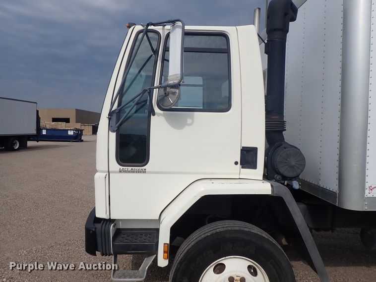 image for item DE5575 1994 Ford CF7000 box truck