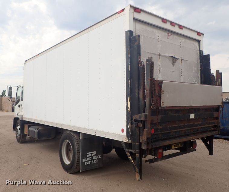 image for item DE5576 1999 GMC T6500 box truck